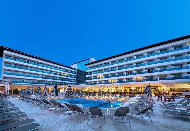 LETOILE BEACH HOTEL