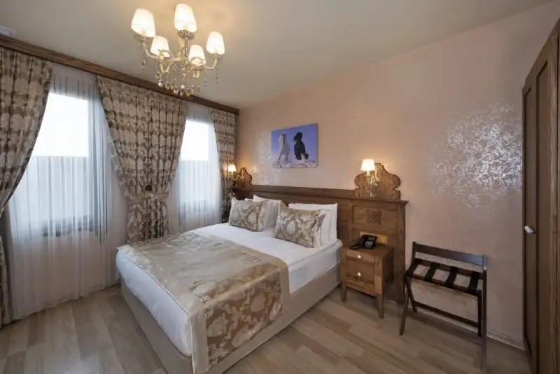 PERAPOLIS HOTEL
