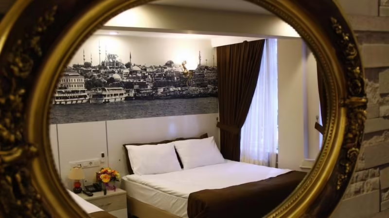 LIFE ROOM HOTEL