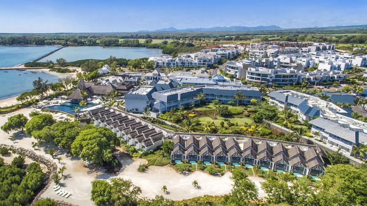 LIFE IN BLUE AZURI RESIDENCES