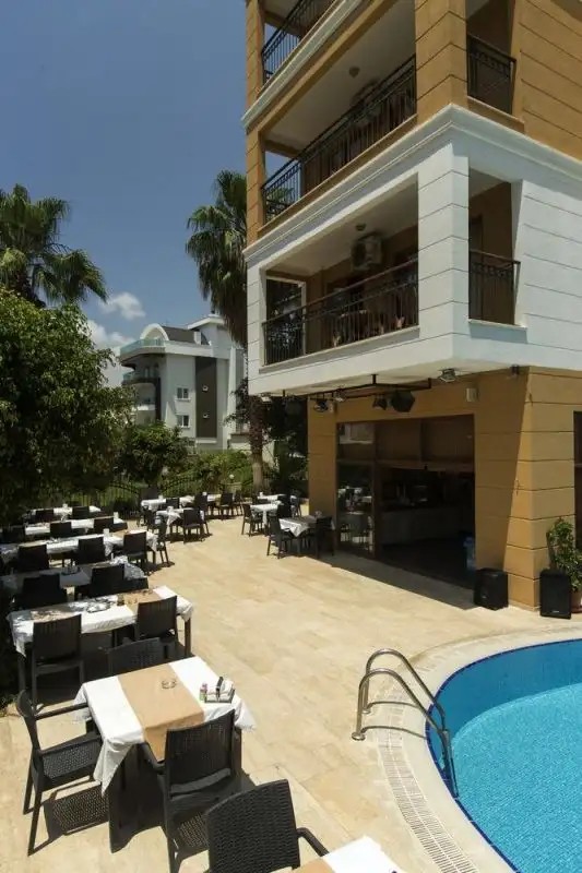 KLEOPATRA MOON SUITE HOTEL (EX. KLEOPATRA TOGAN SUIT, AZALEA APART)