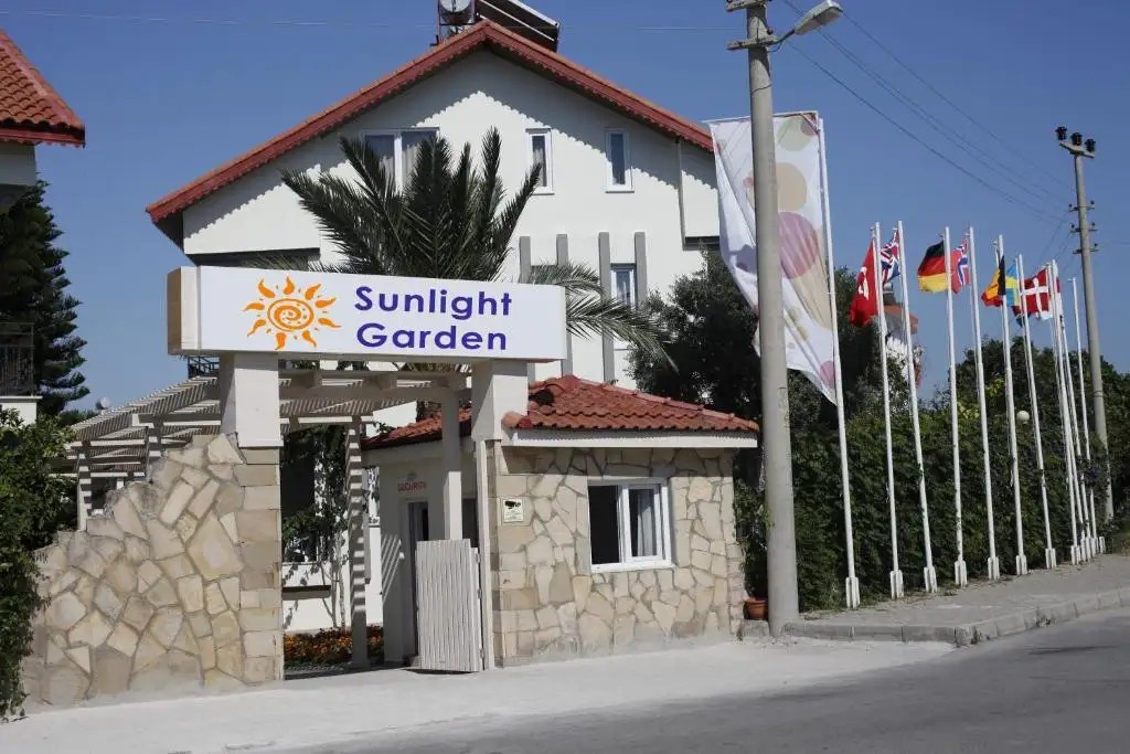 SUNLIGHT GARDEN HOTEL