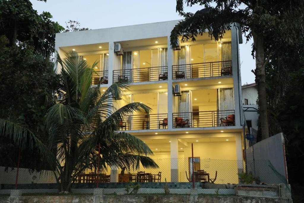 GREEN EDGE VILLA HIKKADUWA