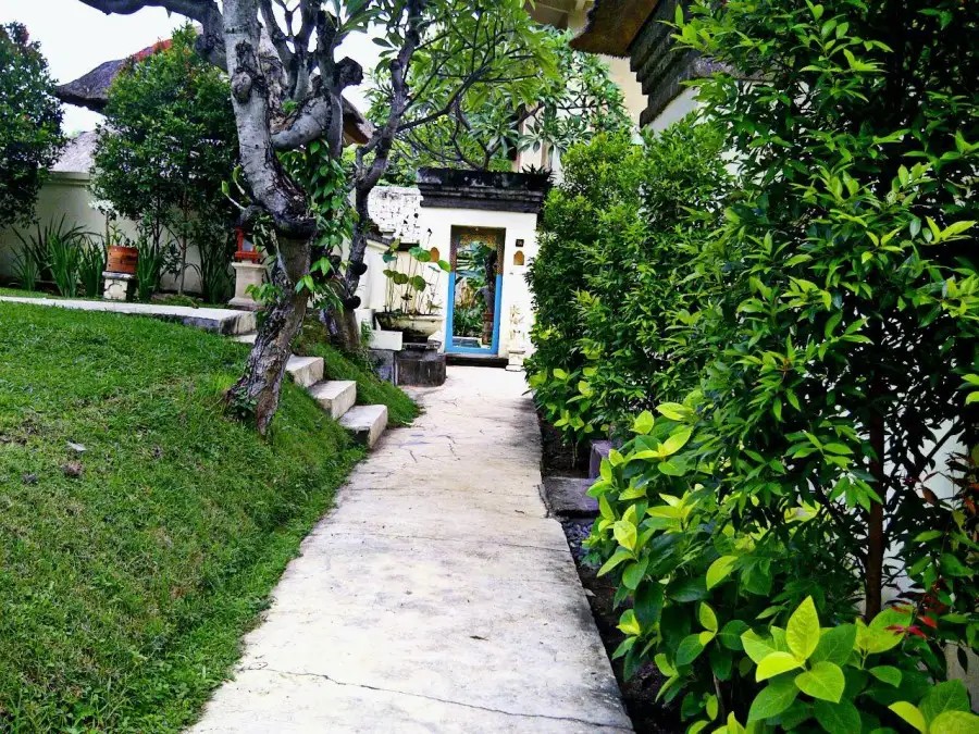 SUNARI BEACH RESORT LOVINA