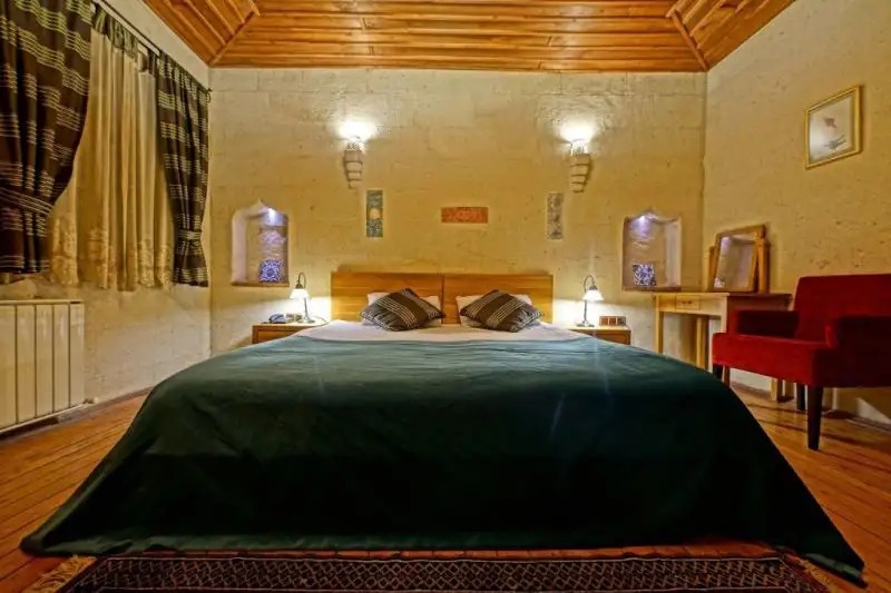 LA CASA CAVE