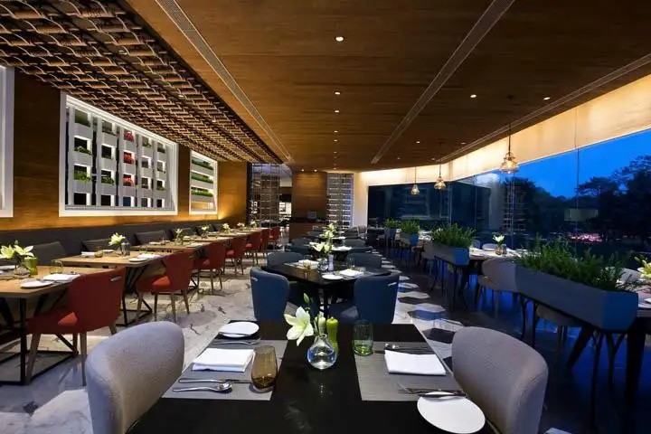 SHANGRI-LA S EROS HOTEL