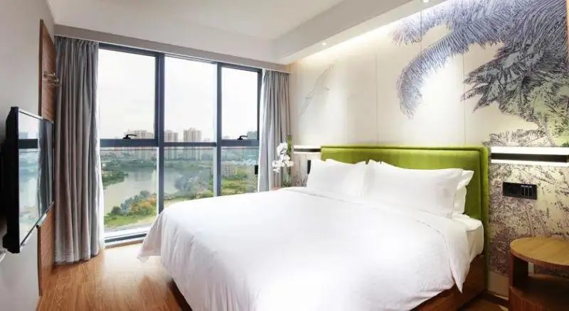 HAMPTON BY HILTON