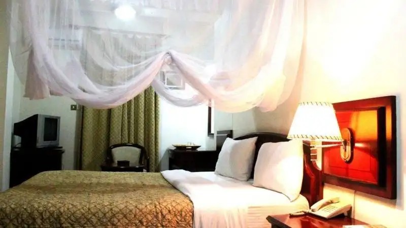 SAFARI LODGE