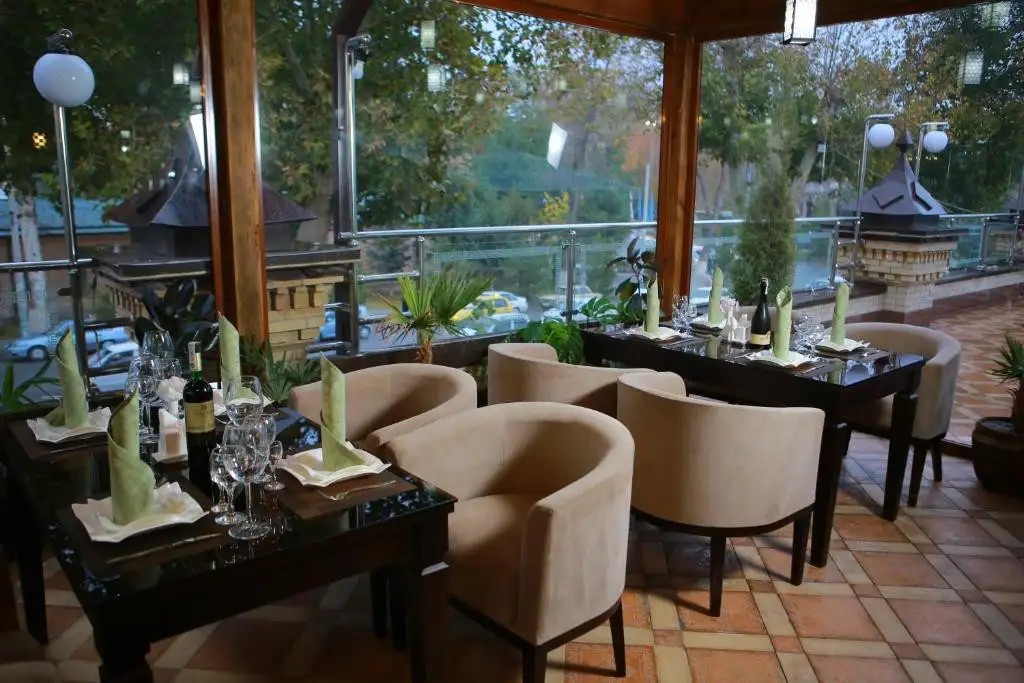 BOULEVARD PALACE