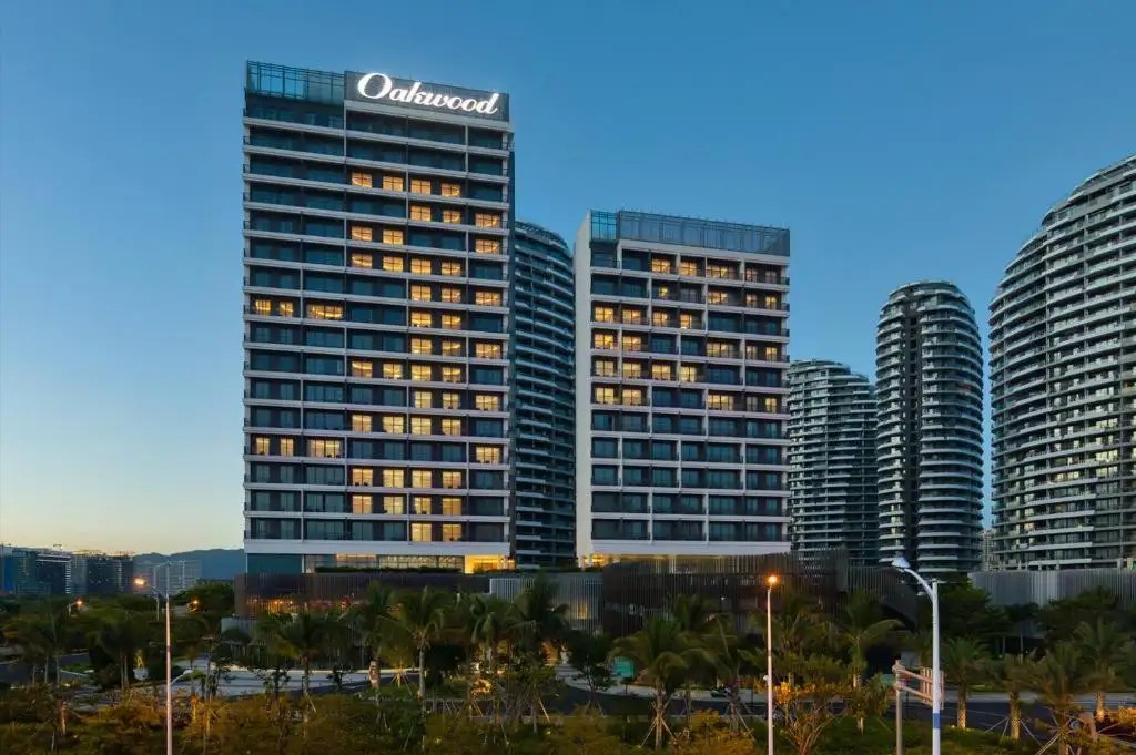 OAKWOOD APARTMENTS