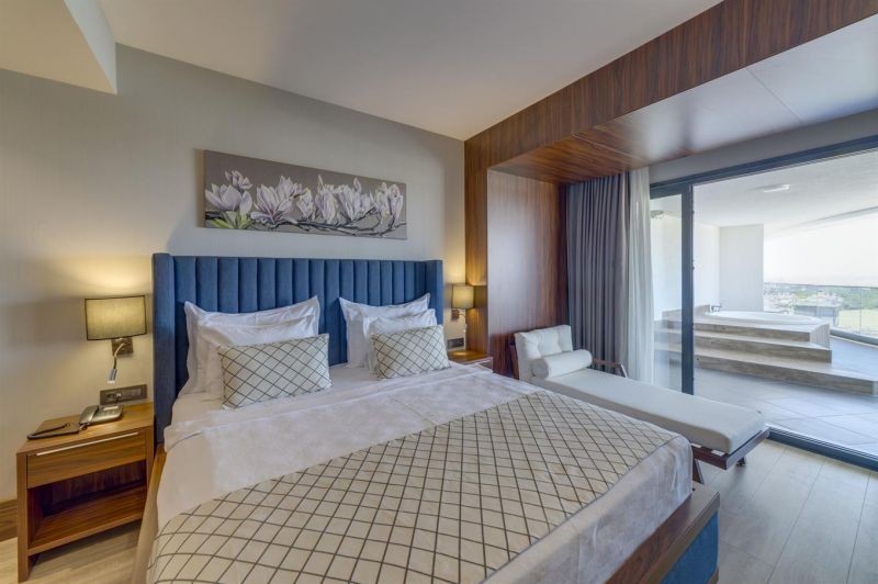 jacuzzi suite