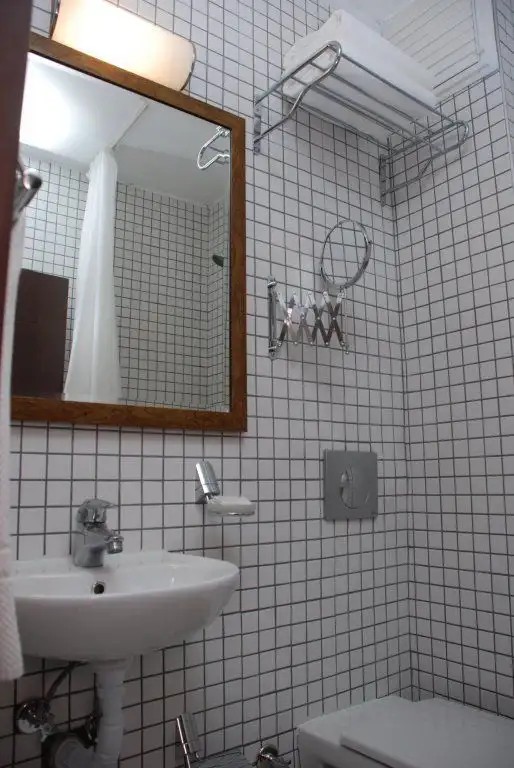 AVISOS HOTEL & APARTMENTS