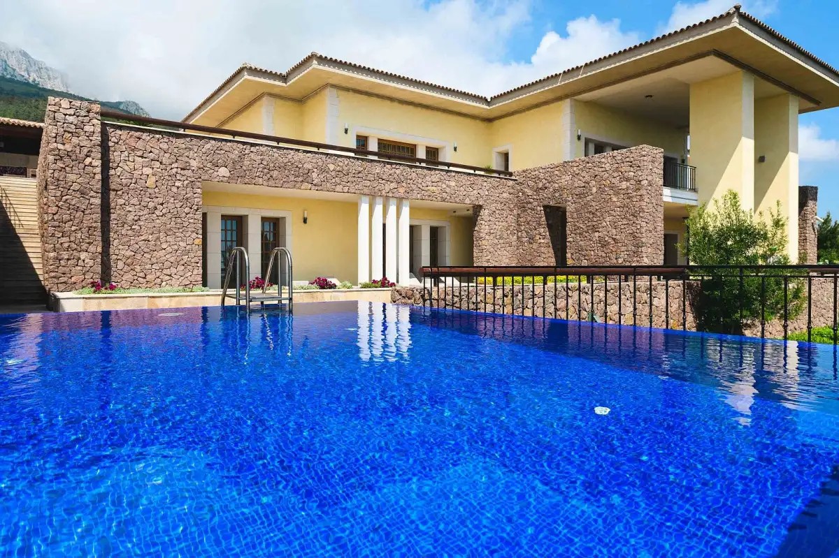 КРЫМСКИЙ БРИЗ HOTEL & VILLAS