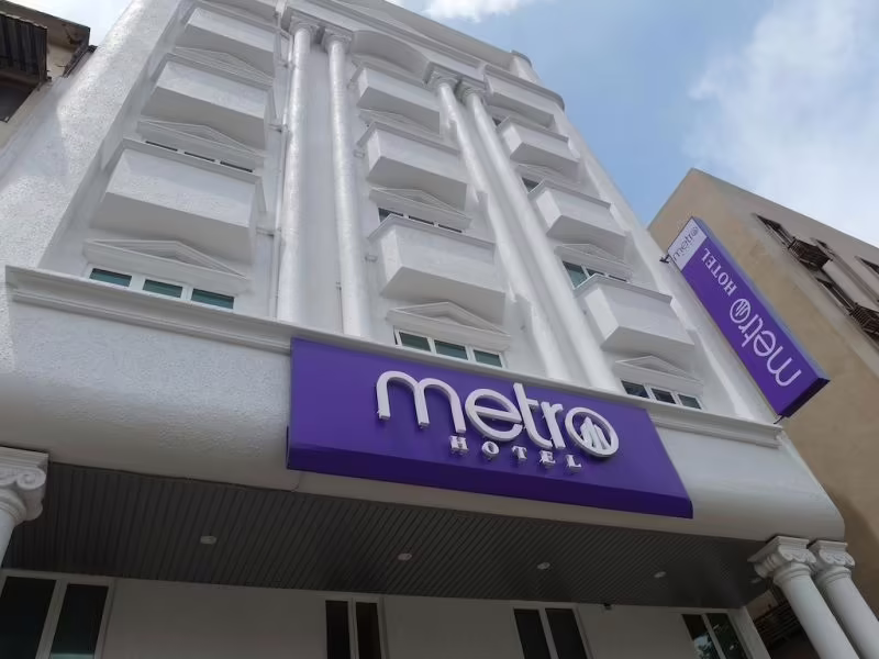 METRO HOTEL