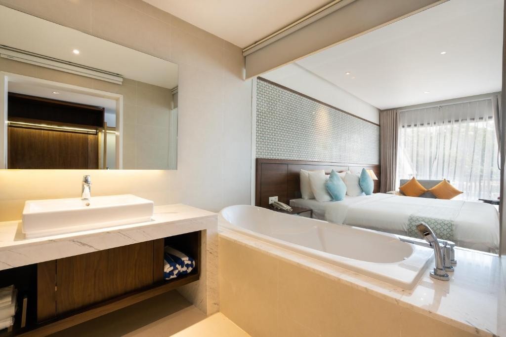 HOANG NGOC BEACH RESORT (ORIENTAL PEARL)