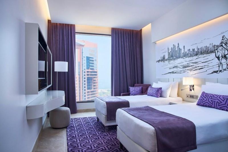 1 bedroom suite skyline view