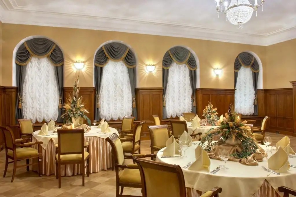 PETRO PALACE (ПЕТРО ПАЛАС)