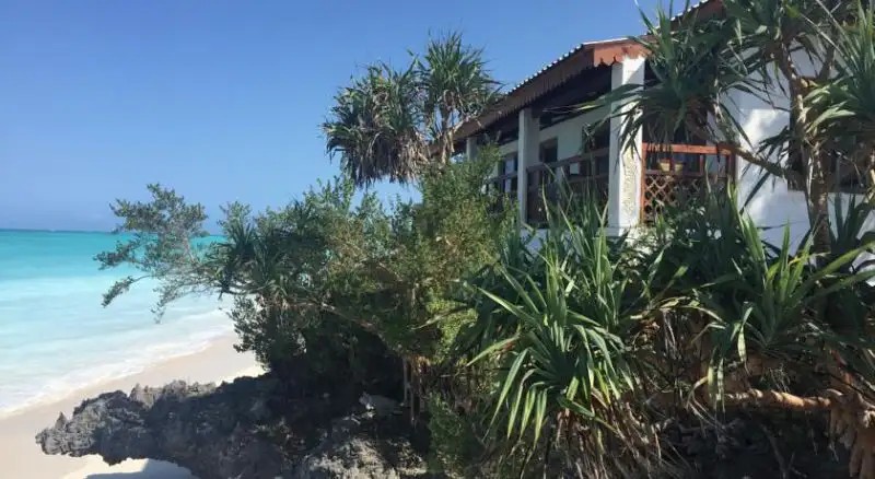 WARERE BEACH