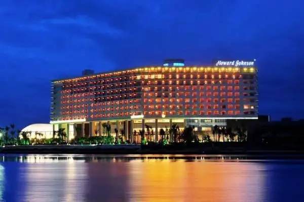 HOWARD JOHNSON NEW PORT RESORT