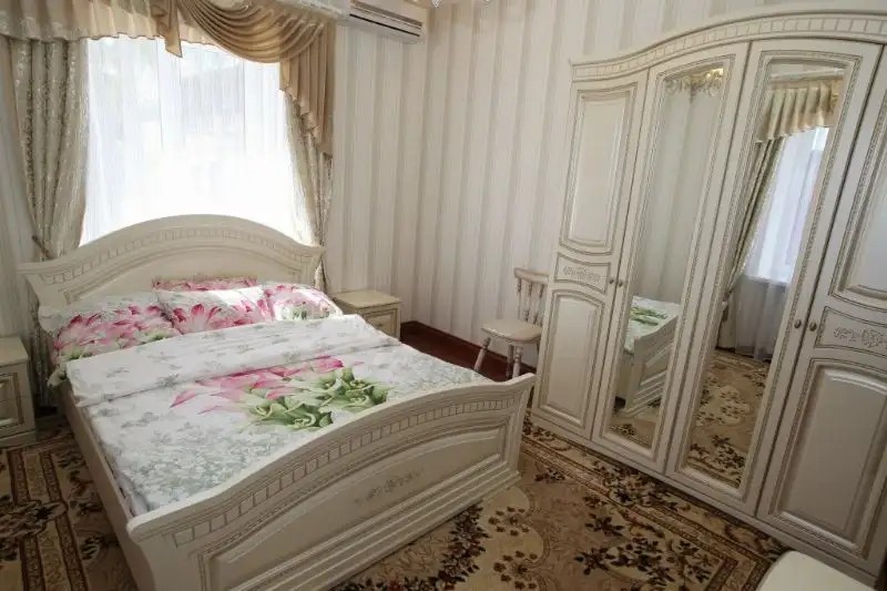 КОРОНА САРАПУЛ