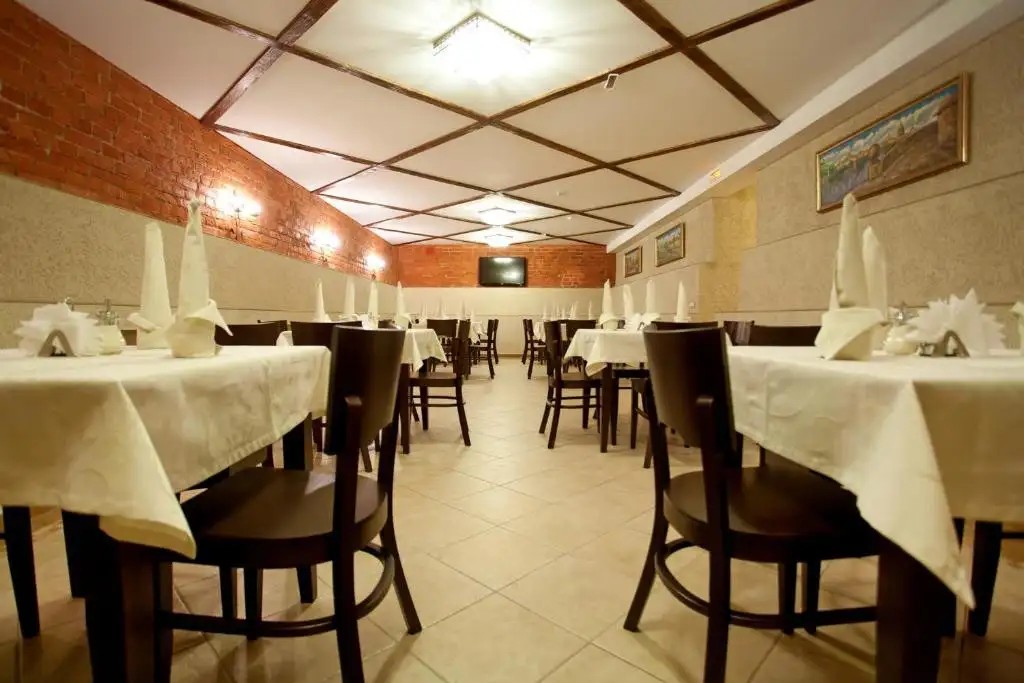 CASTLE HOTEL