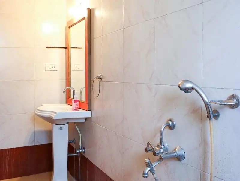 SAPPHERO PRECISE (EX. PLEASURE INN)