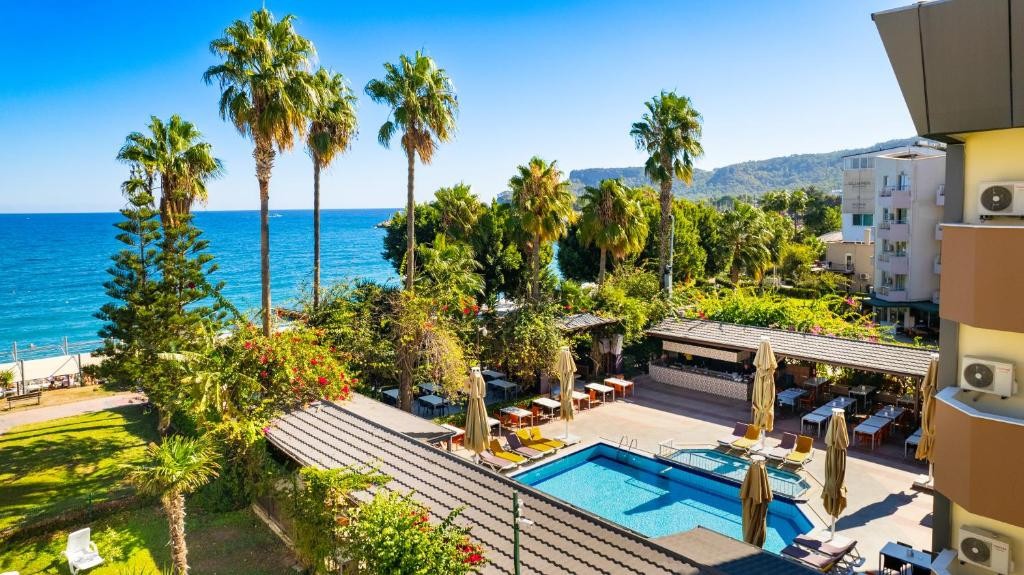 FAME BEACH HOTEL (EX. FAME RESIDENCE PARK)