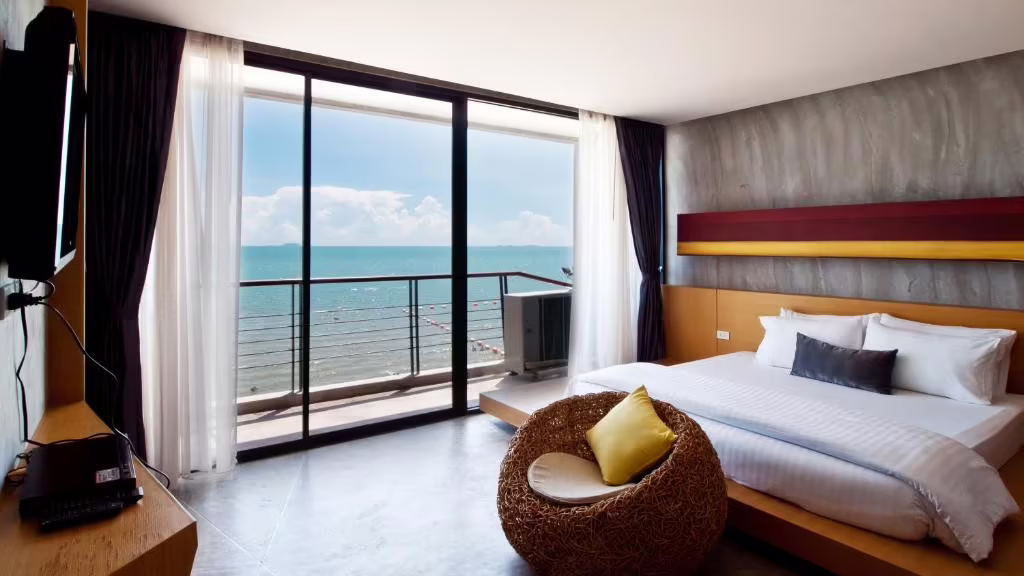 THE NOW HOTEL
