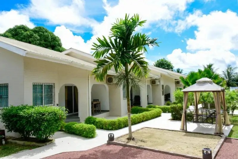 HIDEAWAY HOLIDAY APARTMENTS