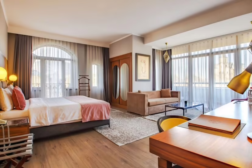 TIFLIS PALACE