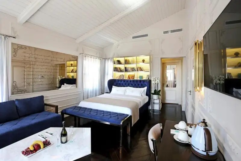 FUGA HOTEL CONSTANTINIDIS