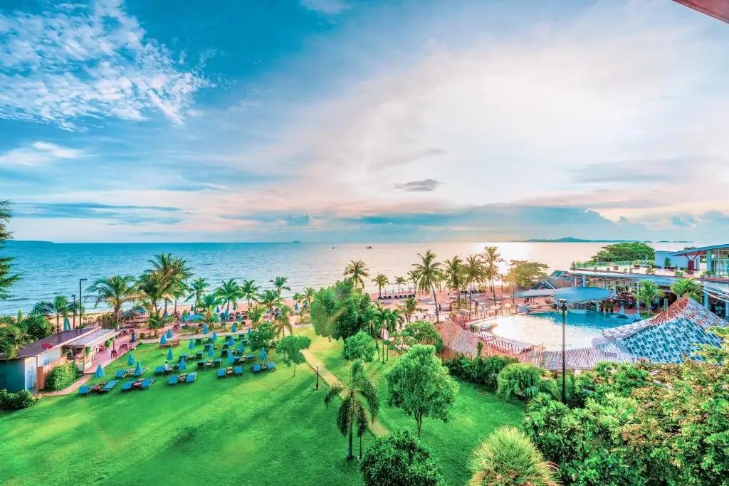 PINNACLE GRAND JOMTIEN RESORT