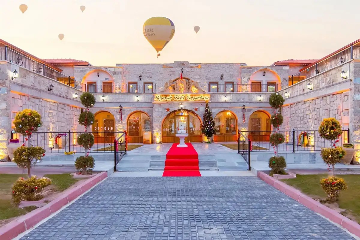 RAPSODI STONE SUITES