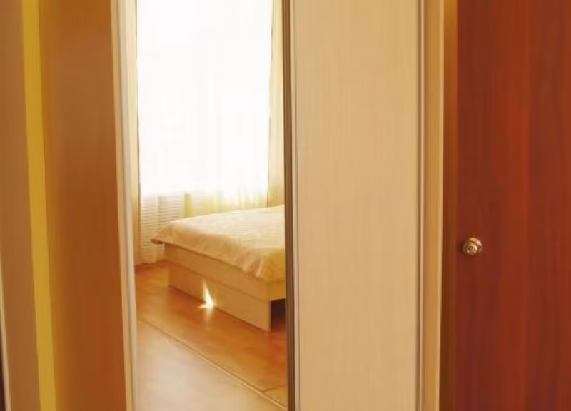 104 ROOMS (104 КОМНАТЫ)