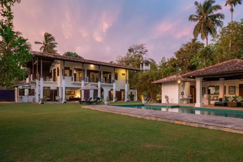 LUXURY VILLA 14