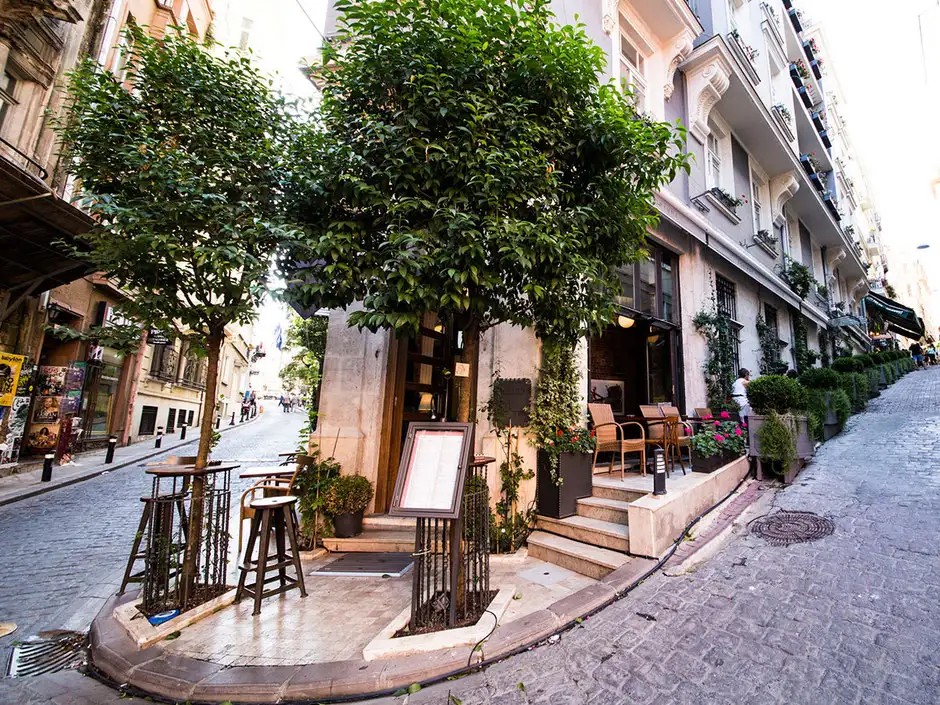 CORINNE ART & BOUTIQUE HOTEL