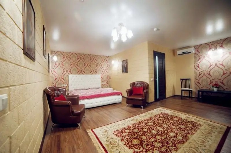 OST-ROFF HOTEL