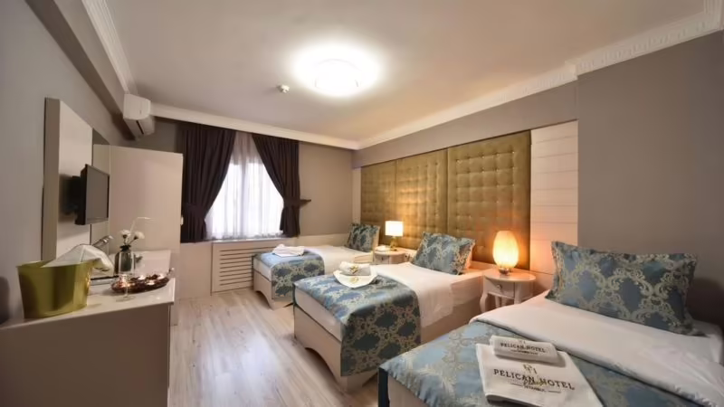 PELICAN HOUSE HOTEL