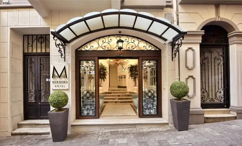 MIRRORS HOTEL