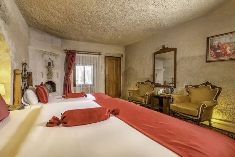 HELEN CAVE SUITES