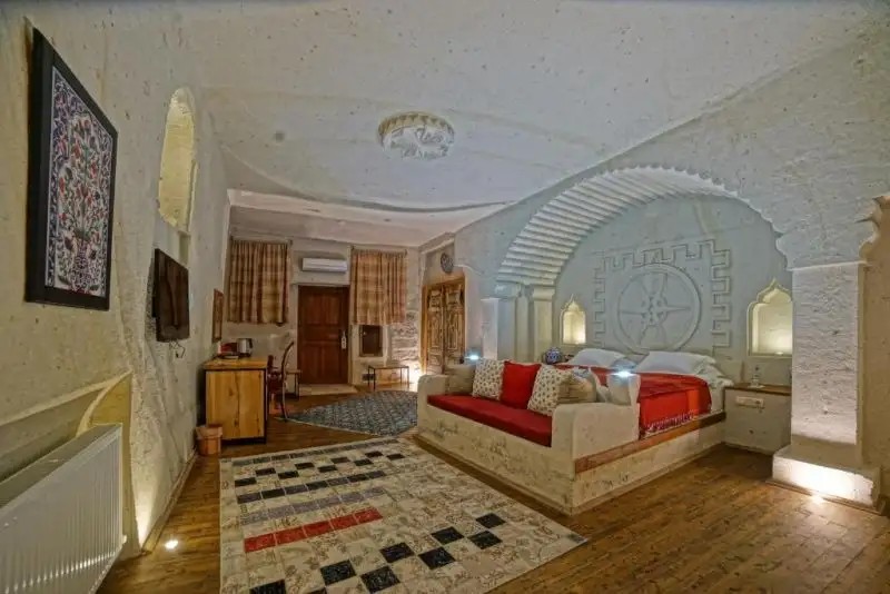 TARU CAVE SUITES