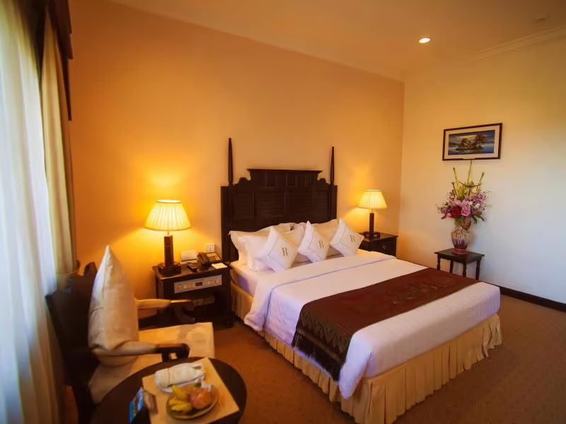REE HOTEL