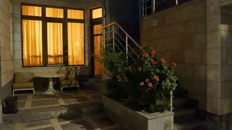 THE IVORY HOUSE HOTEL