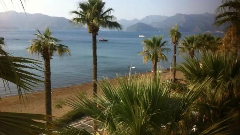CANDAN BEACH
