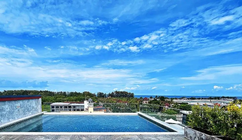 THE SIXTEEN NAIYANG BEACH HOTEL
