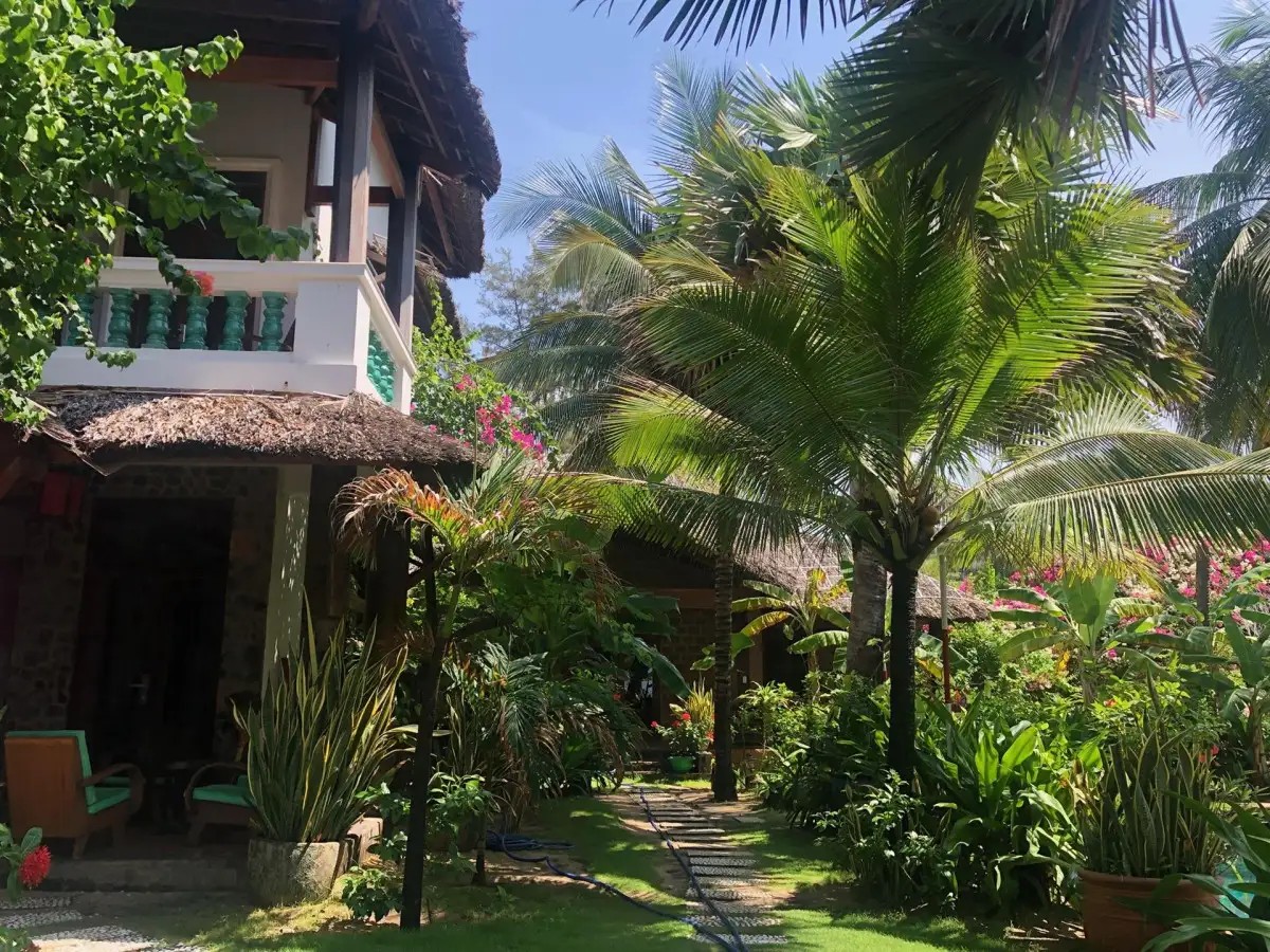 FULL MOON BEACH RESORT