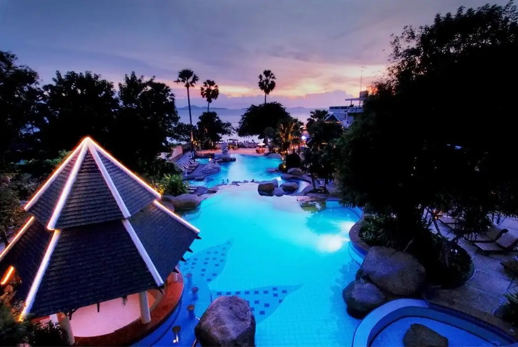 LONG BEACH GARDEN HOTEL AND PAVILION