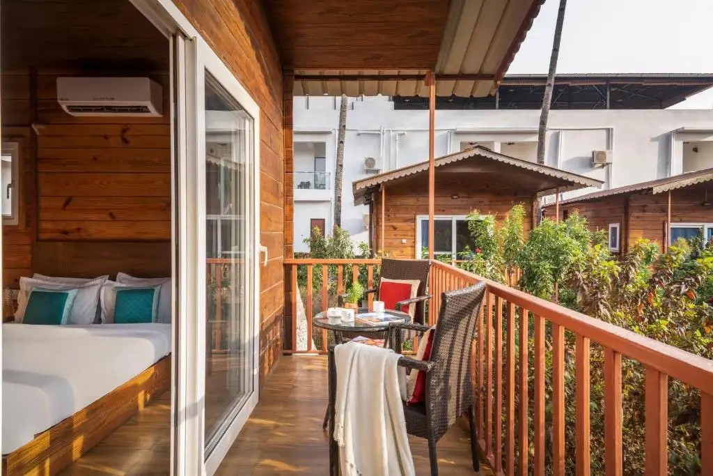 MARINERS BAY BEACH RESORT