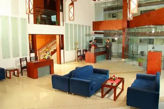GRAND PLAZA MUNNAR