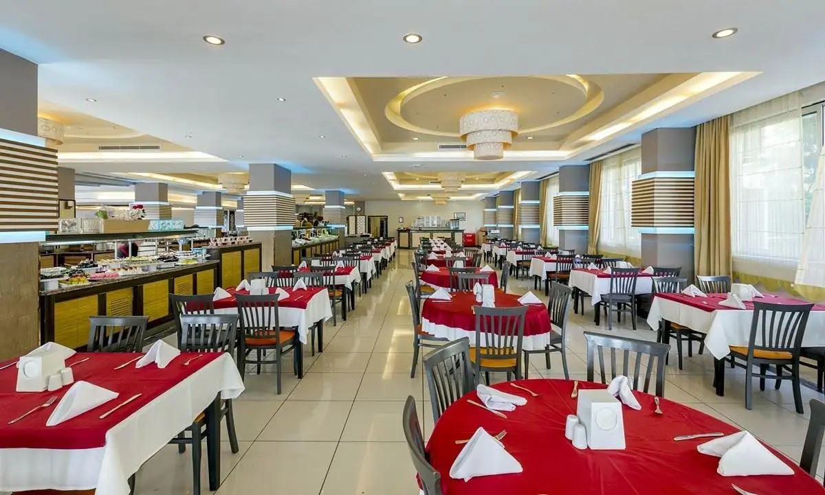 HOLIDAY GARDEN RESORT